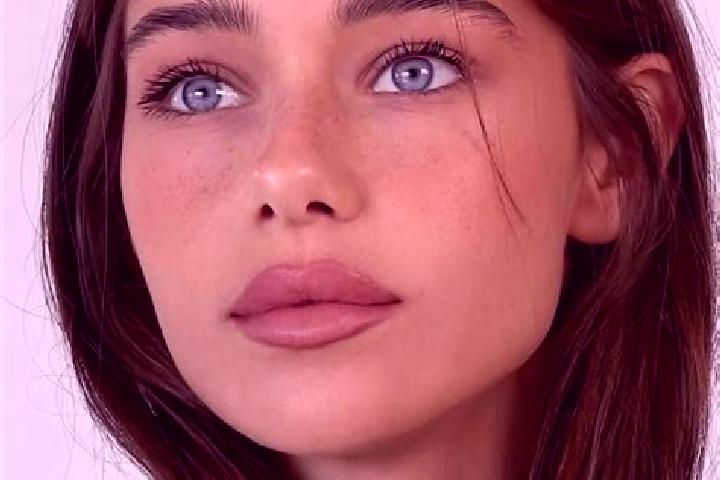 Zoey, 24, a brunette grey-eyed mediterranean companion based in Reine. Offering Overnight, Couples, OWO, Girlfriend Experience, Deep French Kissing. Availabl...