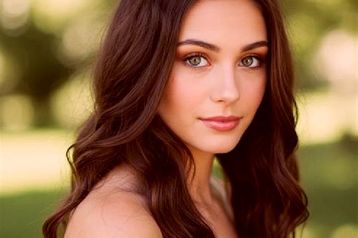 Zoey, 24, a brunette hazel-eyed indian companion based in Doljesti. Offering GFE, Overnight, OWO, Party Girl. Available for incall and outcall, day and eveni...