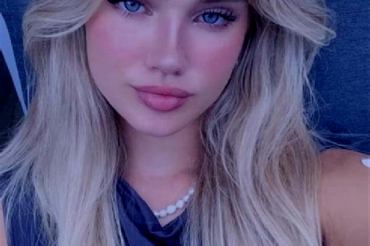 Zoey, 24, a platinum blonde blue-eyed ebony companion based in Sungailimau. Offering Dinner Date, A-Level, Tantra, Couples. Available for incall and outcall,...