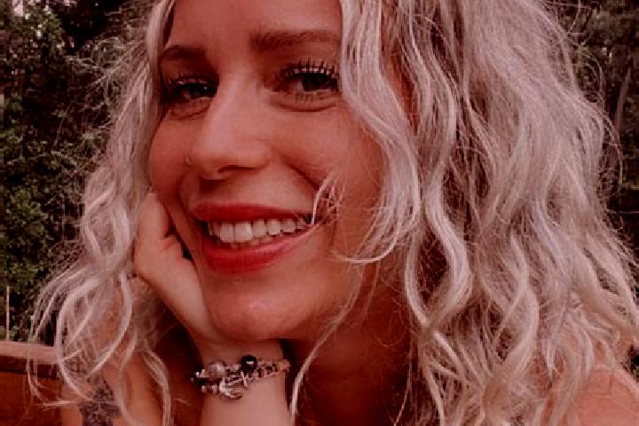 Zoey, 24 — Escort in Champier, France