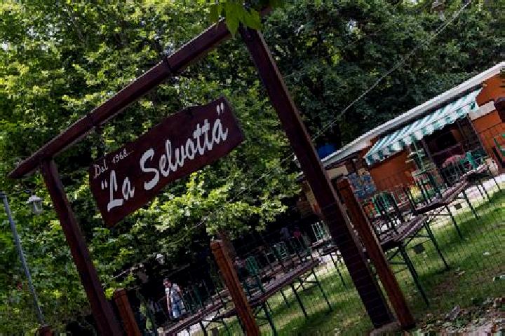 Zoey, 24 — Escort in Monte Migliore La Selvotta, Italy