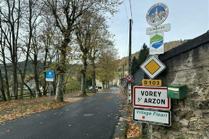 Zoey, 24 — Escort in Vorey, France