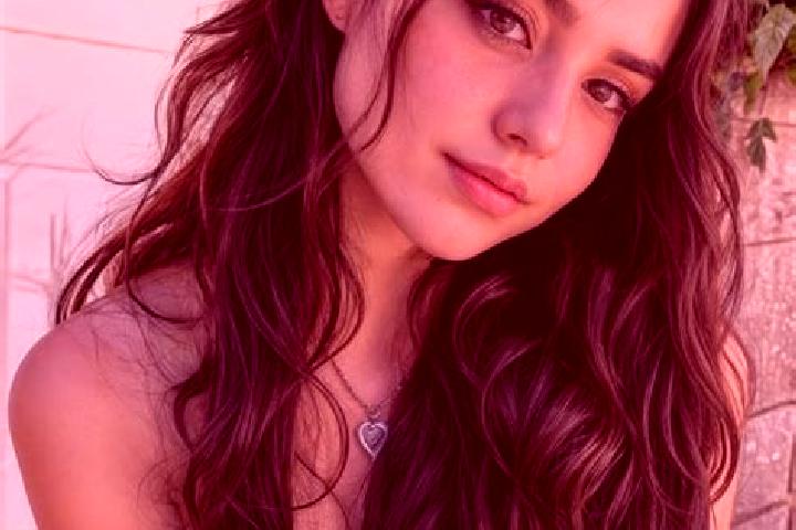 Zoey, 25, a auburn amber-eyed middle eastern companion based in Ratapiko. Offering Deep French Kissing, Duos, Girlfriend Experience, Overnight, Fetish. Avail...