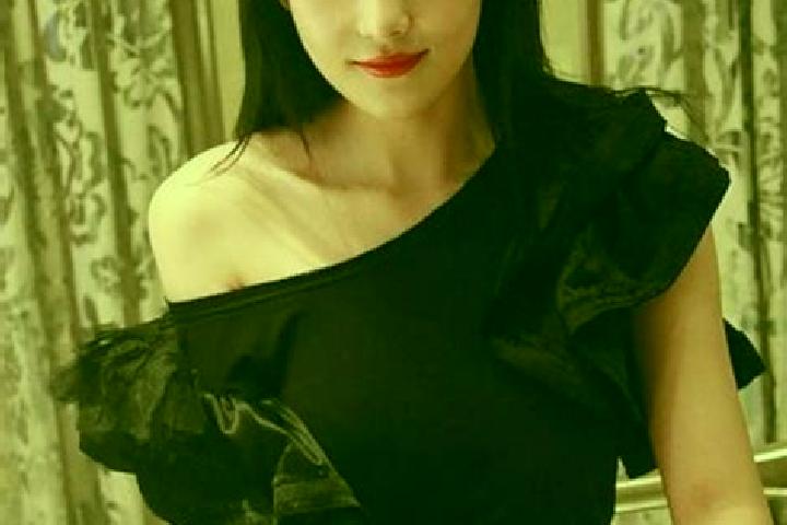 Zoey, 25, a black grey-eyed asian companion based in Garut. Offering Erotic Massage, Domination, Deep French Kissing, Party Girl. Available for incall and ou...