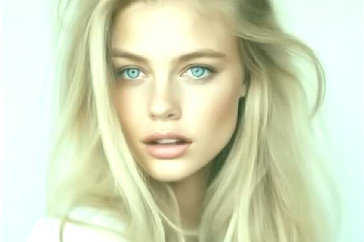 Zoey, 25, a blonde amber-eyed mixed companion based in Totora. Offering Roleplay, GFE, CIM. Available for incall and outcall, day and evening dates.