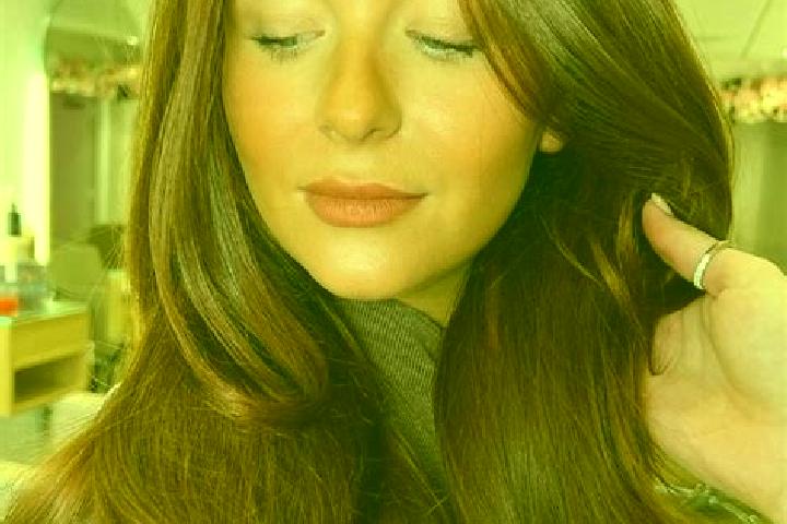 Zoey, 25, a chestnut brown-eyed european companion based in Orlea. Offering A-Level, CIM, Massage. Available for incall and outcall, day and evening dates.