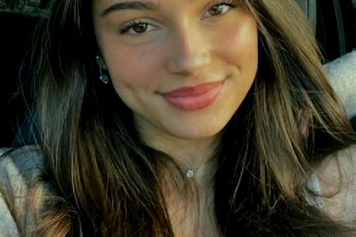 Zoey, 25, a chestnut hazel-eyed caribbean companion based in Nueva Rosita. Offering Travel Companion, Dinner Date, A-Level, GFE. Available for incall and out...