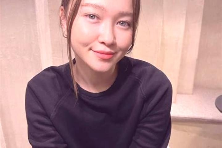 Zoey, 25, a dark blonde blue-eyed asian companion based in Kouroukoro. Offering BDSM, Fetish. Available for incall and outcall, overnight bookings available.