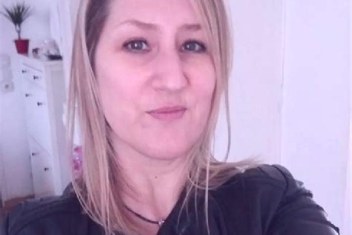 Zoey, 25 — Escort in Bellot, France