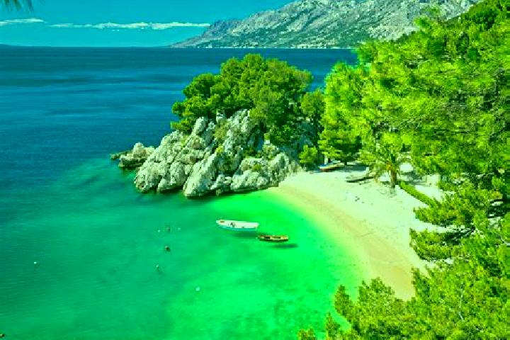 Zoey, 25 — Escort in Brela, Croatia