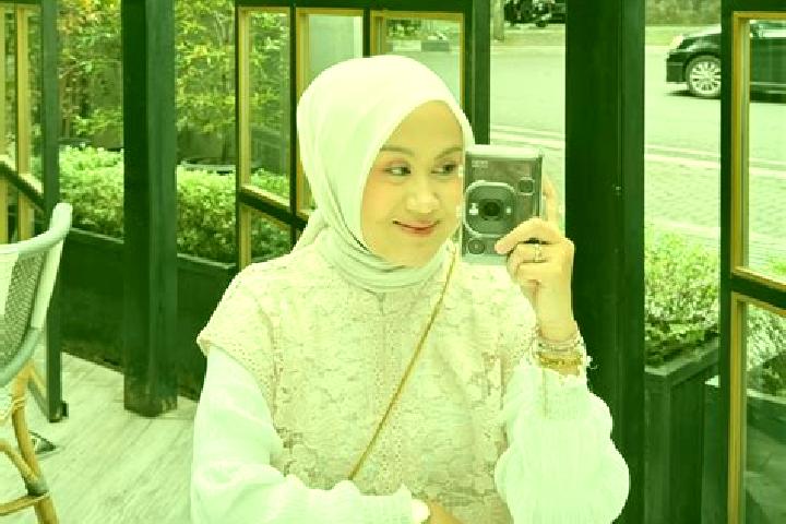 Zoey, 25 — Escort in Gandapura, Indonesia