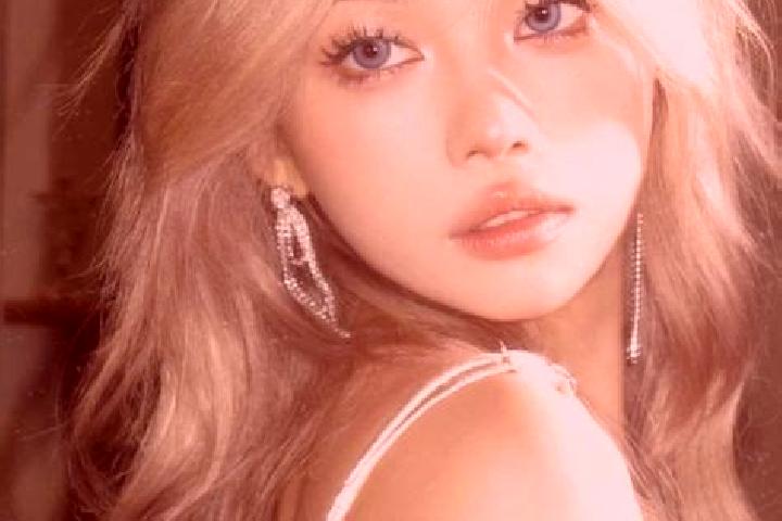 Zoey, 26, a blonde blue-eyed asian companion based in Mai Dich. Offering OWO, 69, A-Level. Available for incall and outcall, overnight bookings available.