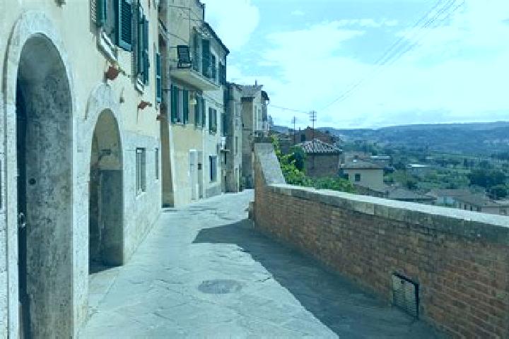 Zoey, 26 — Escort in Chianciano Terme, Italy