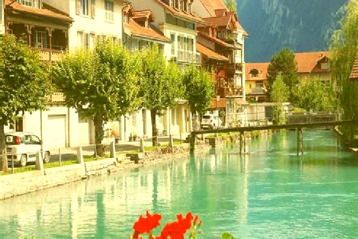 Zoey, 26 — Escort in Monchaltorf, Switzerland