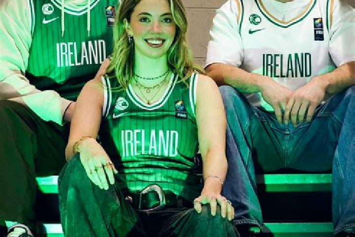 Zoey, 26 — Escort in Naas, Ireland