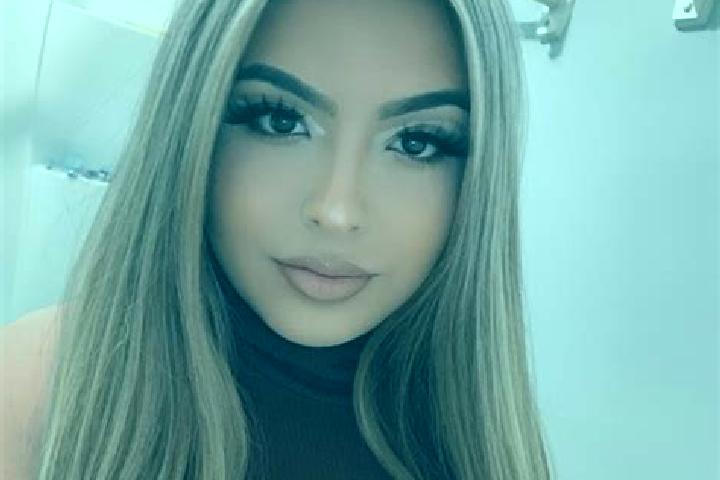 Zoey, 27, a blonde amber-eyed latina companion based in Schauerberg. Offering OWO, GFE, Overnight. Available for incall and outcall, day and evening dates.