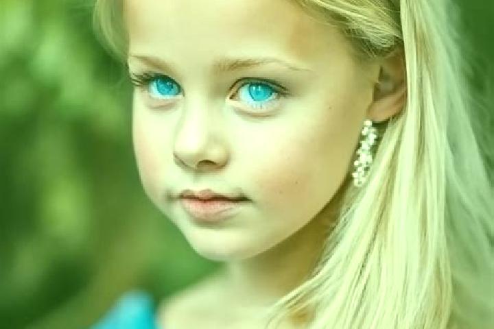 Zoey, 27, a blonde blue-eyed caucasian companion based in Strum. Offering 69, BDSM, Dinner Date. Available for incall and outcall, overnight bookings available.