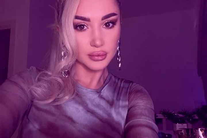 Zoey, 27, a blonde brown-eyed middle eastern companion based in Cottageville. Offering Party Girl, A-Level, Duos, Erotic Massage, Travel Companion. Available...