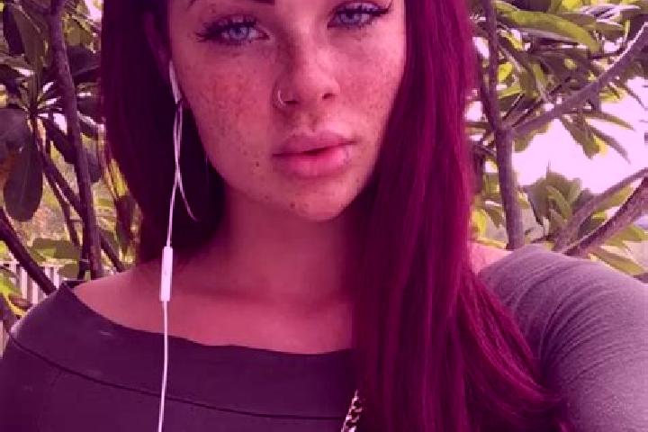 Zoey, 27, a red amber-eyed caucasian companion based in Penhalonga. Offering Dinner Date, Massage, Fetish, OWO. Available for incall and outcall, day and eve...