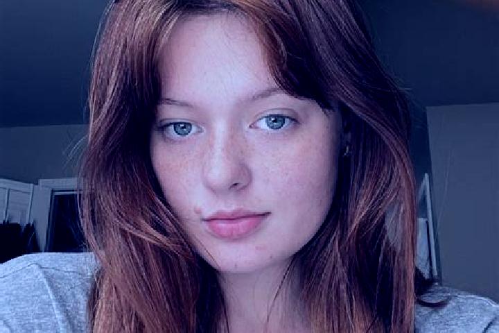 Zoey, 27, a red grey-eyed mixed companion based in Baie-D Urfe. Offering Fetish, Deep French Kissing, Erotic Massage. Available for incall and outcall, overn...