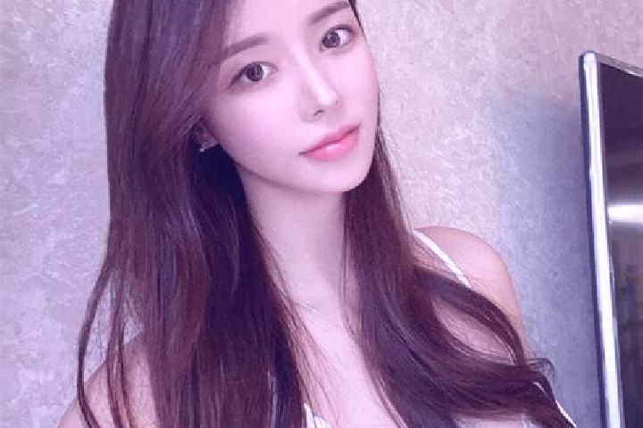 Zoey, 27 — Escort in Baiheshan, China