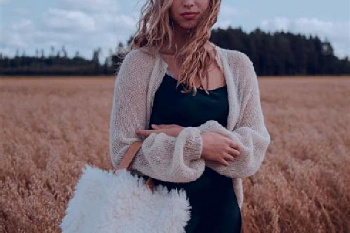 Zoey, 27 — Escort in Poeytyae, Finland