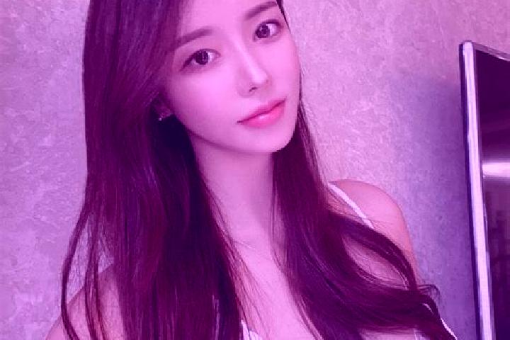Zoey, 27 — Escort in Xianshuigu, China
