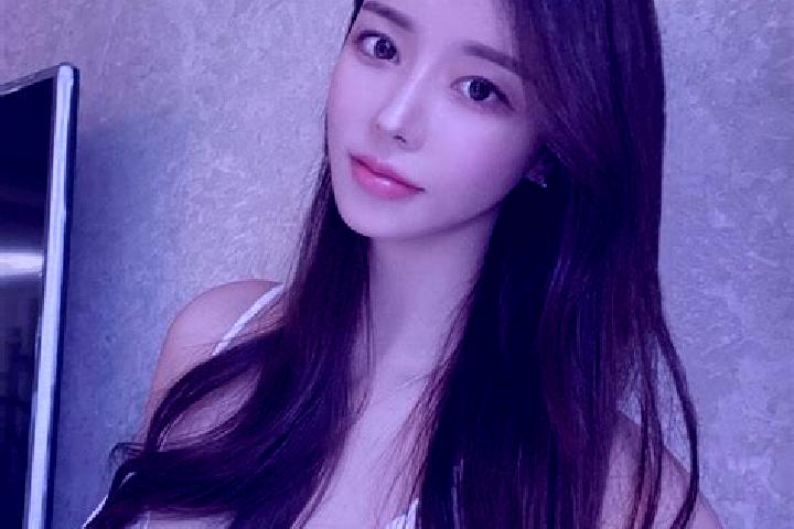 Zoey, 27 — Escort in Yangqiao, China