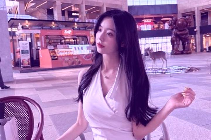 Zoey, 27 — Escort in Zhouxin, China