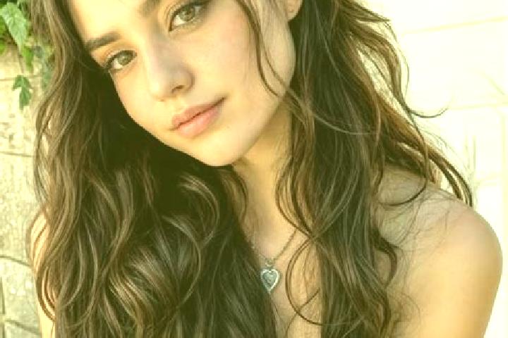 Zoey, 28, a auburn hazel-eyed caucasian companion based in Quilcas. Offering Dinner Date, Deep French Kissing, 69, Massage, OWO. Available for incall and out...