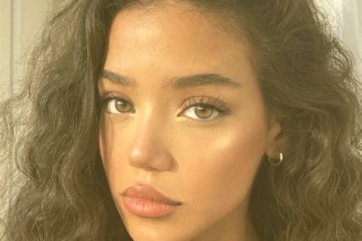Zoey, 28, a black brown-eyed mixed companion based in Suhindol. Offering Duos, Party Girl, Massage. Available for incall and outcall, overnight bookings avai...