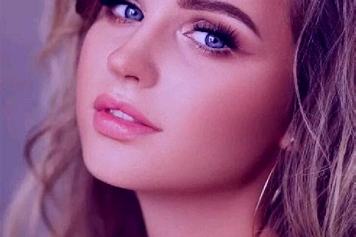 Zoey, 28, a dark blonde blue-eyed slavic companion based in Eureka Springs. Offering Duos, Striptease, Prostate Massage. Available for incall and outcall, ov...