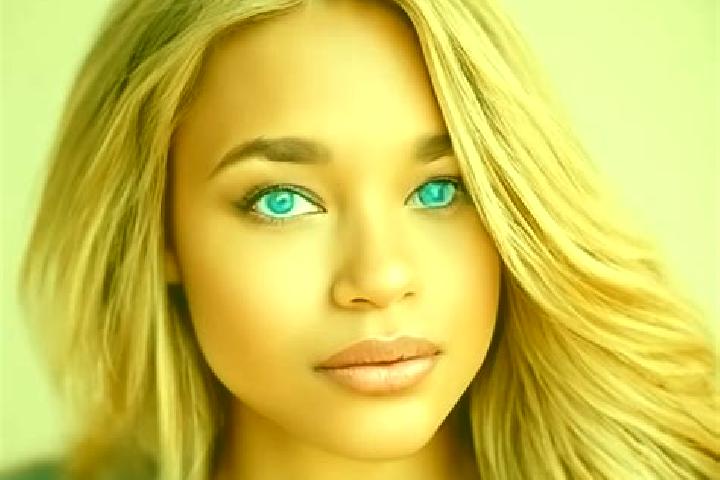Zoey, 28, a platinum blonde blue-eyed latina companion based in Randgate. Offering Erotic Massage, BDSM, Massage. Available for incall and outcall, overnight...