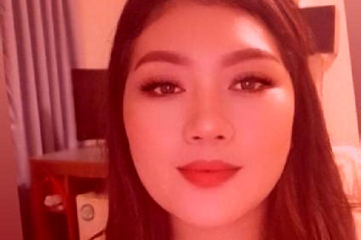 Zoey, 28, a red dark-eyed asian companion based in Crochte. Offering 69, Massage, CIM. Available for incall and outcall, day and evening dates.