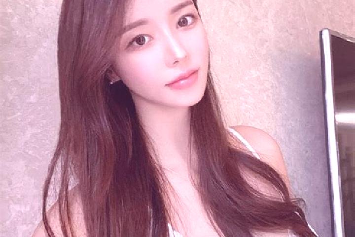 Zoey, 28 — Escort in Chiduo, China
