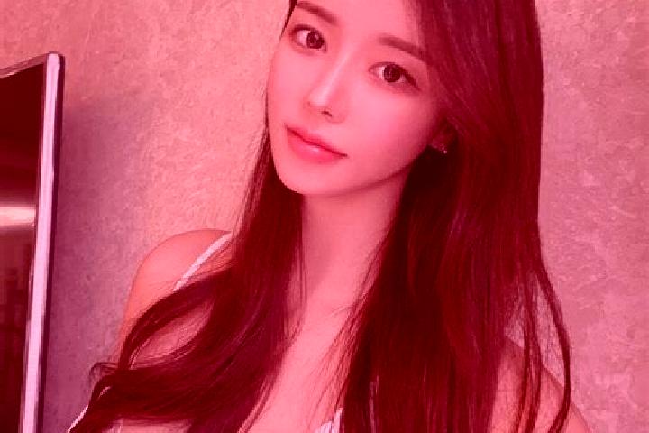 Zoey, 28 — Escort in Huangshagang, China