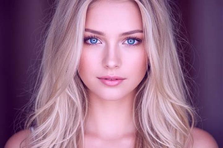Zoey, 29, a blonde dark-eyed mixed companion based in Bochov. Offering 69, Duos. Available for incall and outcall, overnight bookings available.