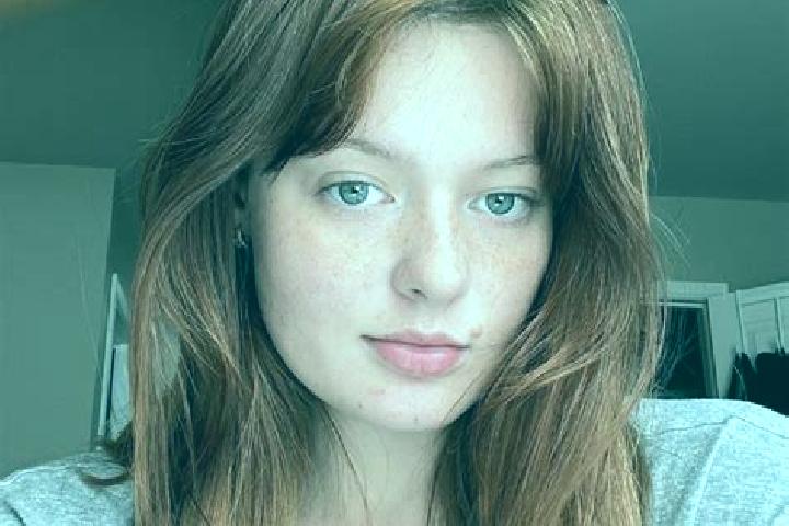 Zoey, 29, a red brown-eyed mediterranean companion based in Guli. Offering CIM, A-Level, Overnight, Erotic Massage, Travel Companion. Available for incall an...