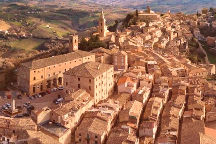 Zoey, 29 — Escort in Ripatransone, Italy
