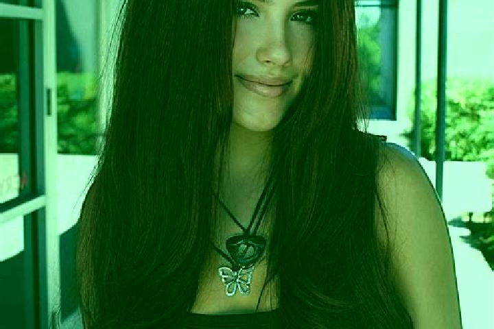 Zoey, 30, a auburn dark-eyed caribbean companion based in Maria. Offering Dinner Date, OWO, Overnight, BDSM, Erotic Massage. Available for incall and outcall...
