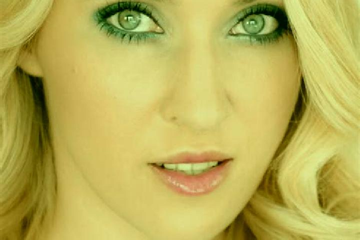 Zoey, 30, a blonde green-eyed middle eastern companion based in Rovagnate. Offering Travel Companion, BDSM, Roleplay, Dinner Date. Available for incall and o...