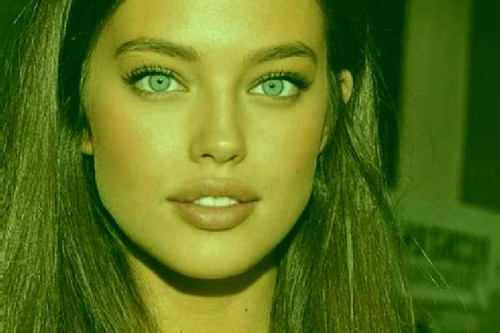 Zoey, 30, a chestnut green-eyed mediterranean companion based in Llanfechain. Offering 69, Roleplay, Party Girl, A-Level, Erotic Massage. Available for incal...