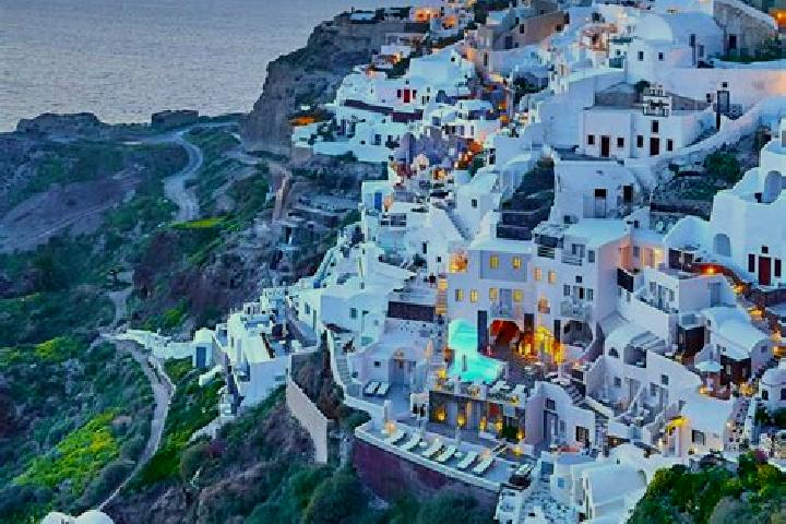 Zoey, 30 — Escort in Pendalofon, Greece