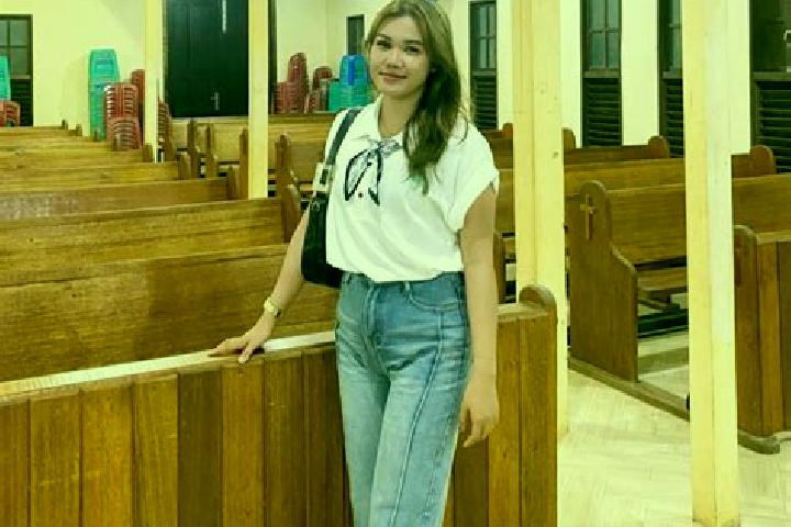 Zoey, 30 — Escort in Serawai, Indonesia