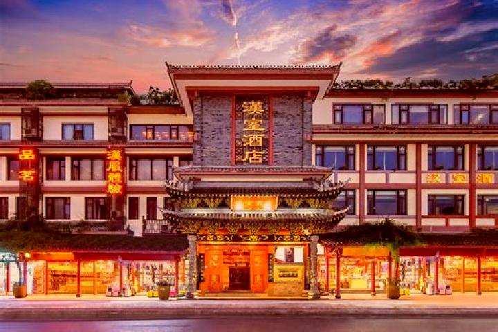 Zoey, 30 — Escort in Wuhou, China