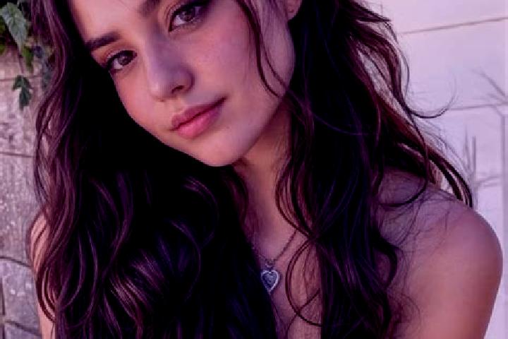 Zoey, 31, a auburn hazel-eyed middle eastern companion based in Pellizzano. Offering Party Girl, Striptease, Fetish, Couples, GFE. Available for incall and o...