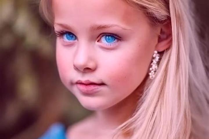 Zoey, 31, a blonde blue-eyed caucasian companion based in Guarara. Offering Girlfriend Experience, Erotic Massage, GFE, Duos. Available for incall and outcal...