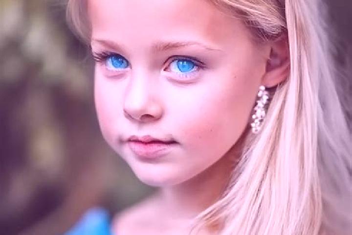 Zoey, 31, a blonde blue-eyed middle eastern companion based in Bartoszyce. Offering Dinner Date, Duos, BDSM, Tantra, Travel Companion. Available for incall a...