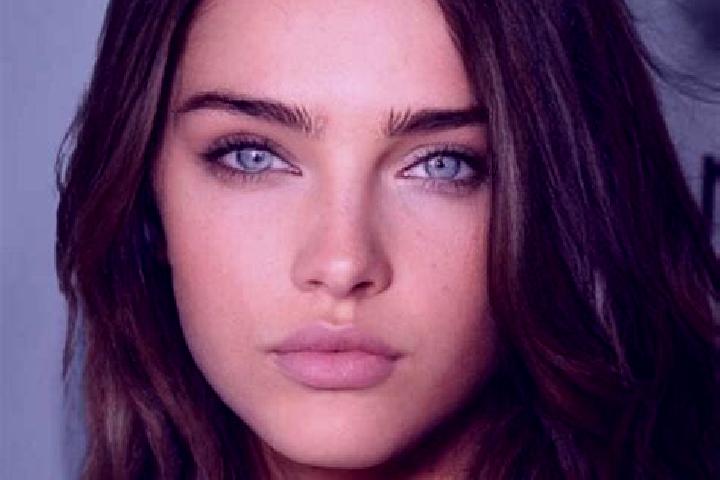 Zoey, 31, a brunette blue-eyed european companion based in West Palm Beach. Offering BDSM, Party Girl, Deep French Kissing, Overnight, GFE. Available for inc...