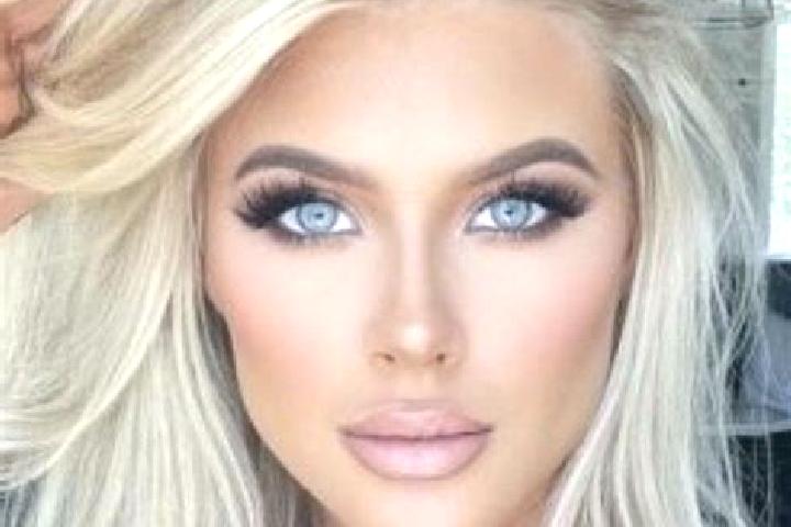 Zoey, 31, a platinum blonde hazel-eyed indian companion based in Young. Offering Deep French Kissing, Roleplay, GFE, Duos. Available for incall and outcall, ...